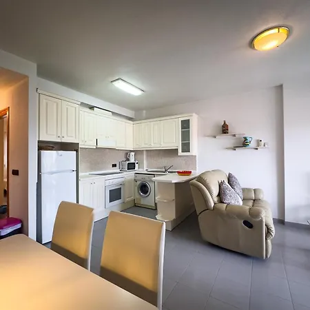 Beachfront Primera Linea 2-02 Apartment *