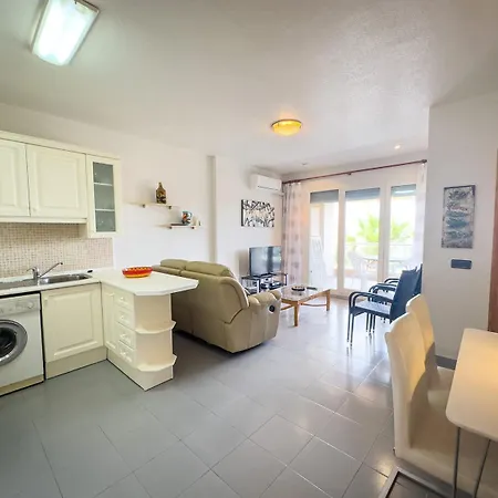 Apartment Beachfront Primera Linea 2-02 *