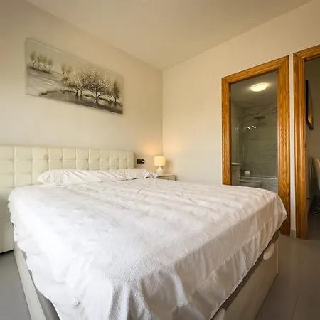 Beachfront Primera Linea 2-02 Apartment *