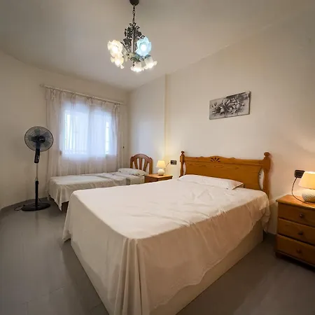 Beachfront Primera Linea 2-02 *